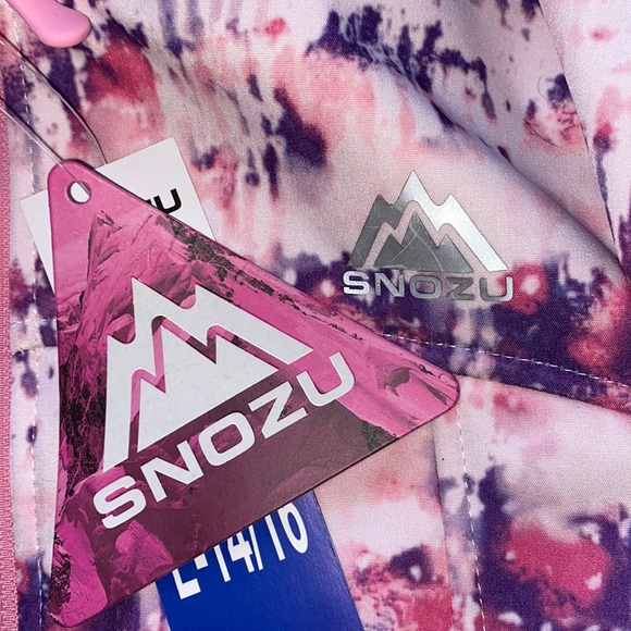 Snozu girls jacket with faux fur size L (14-16) with hood new with tags - Picture 8 of 14